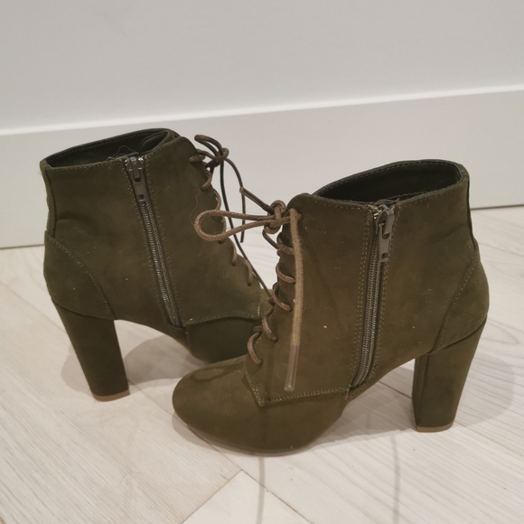 New Modcloth Bamboo lace up hilltop bootie - Picture 7 of 11